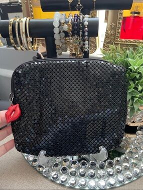 ✨🖤Black Sequin Zip Pouch with Red Lip 💋Pull🖤✨NEW